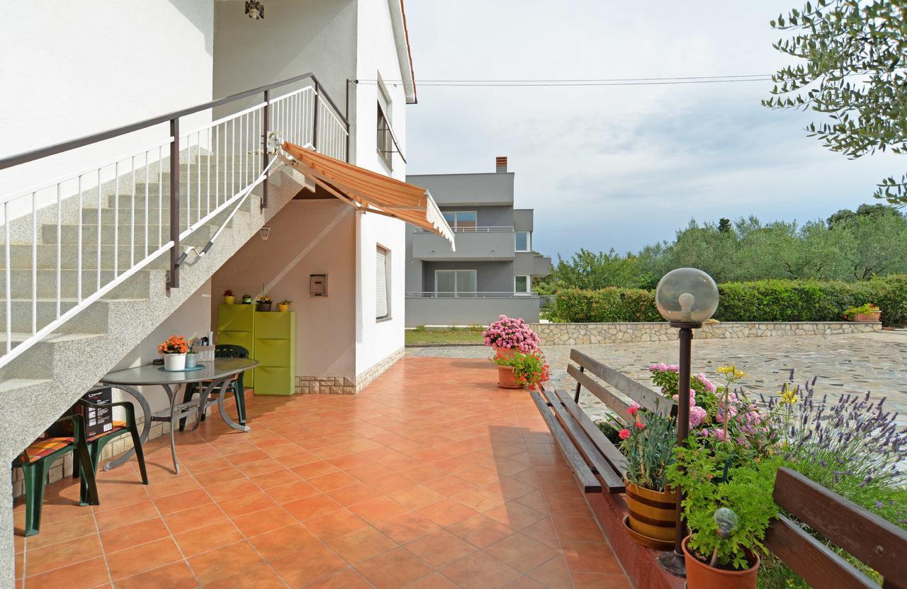 Apartment & Room Tanja 1552 Pula Exterior photo